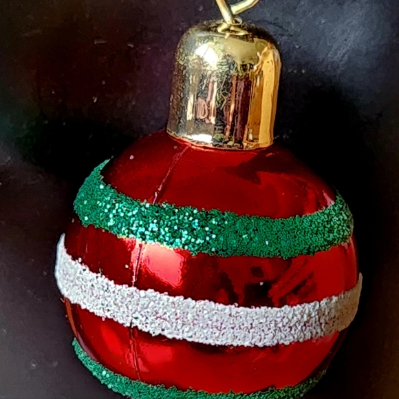 Christmas Ornament Earrings Holiday Earrings Red White Green Ball Ornament NWT - Picture 3 of 6